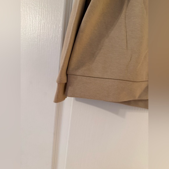 Nwt New Sweater with Cat Graphic - Picture 8 of 9